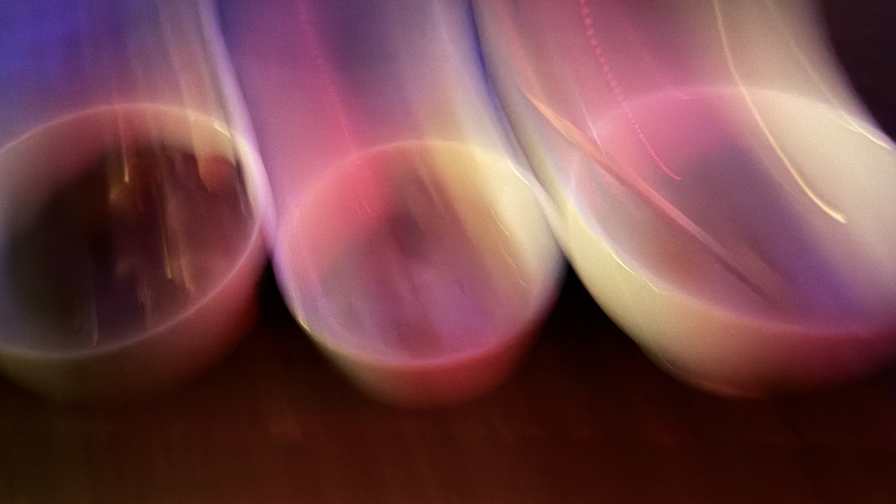 RC Anaglyphe2025-09&raquo;MOVING BOWLS&laquo;